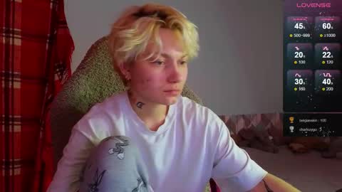 esajukyy online show from 02/12/25, 06:51