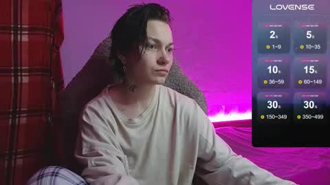 esajukyy online show from 10/24/25, 11:50