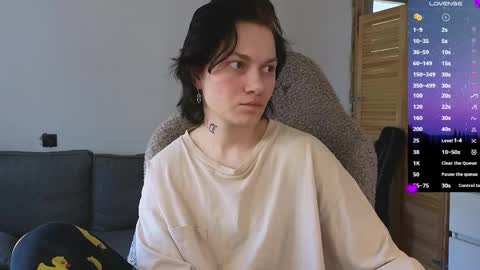 Snapshot of esajukyy chatting on 04/15/26, 05:03 esajukyy online show from 04/15/26, 05:03