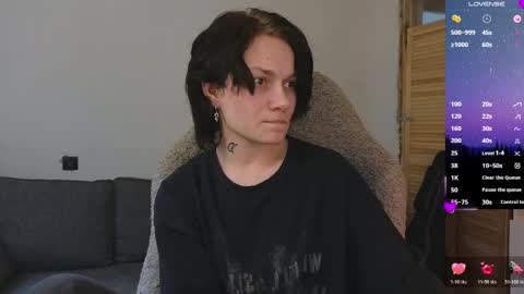 Snapshot of esajukyy chatting on 04/18/26, 11:14 esajukyy online show from 04/18/26, 11:14