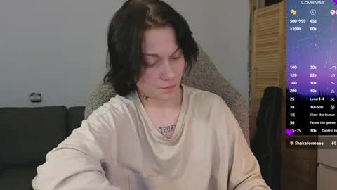 Snapshot of esajukyy chatting on 04/20/26, 04:32 esajukyy online show from 04/20/26, 04:32