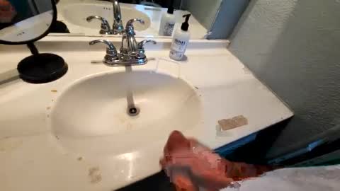 Snapshot of escape772 chatting on 02/17/25, 08:36 Caliente online show from 02/17/25, 08:36