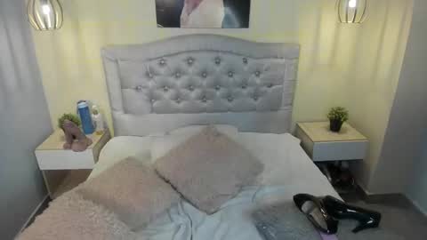 Snapshot of escarleth__ chatting on 02/28/25, 12:52 Escarlet online show from 02/28/25, 12:52