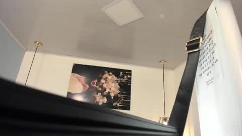 Snapshot of escarleth__ chatting on 03/08/25, 04:39 Escarlet online show from 03/08/25, 04:39