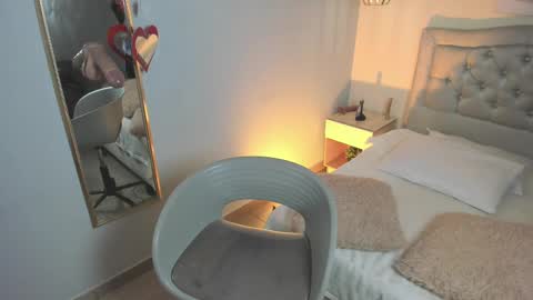 Snapshot of escarleth__ chatting on 09/11/25, 03:23 Escarlet online show from 09/11/25, 03:23