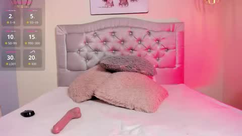 Snapshot of escarleth__ chatting on 11/14/25, 08:51 Escarlet online show from 11/14/25, 08:51