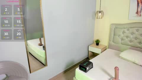 Snapshot of escarleth__ chatting on 01/06/26, 12:42 Escarlet online show from 01/06/26, 12:42