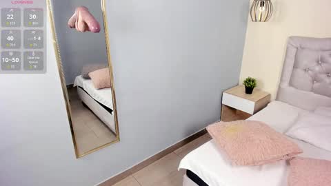 Snapshot of escarleth__ chatting on 02/19/26, 01:51 Escarlet online show from 02/19/26, 01:51