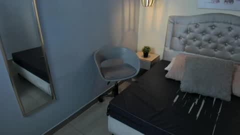 Snapshot of escarleth__ chatting on 03/06/26, 12:01 Escarlet online show from 03/06/26, 12:01