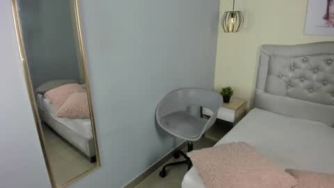 Snapshot of escarleth__ chatting on 03/09/26, 01:15 Escarlet online show from 03/09/26, 01:15