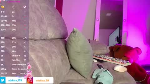 Snapshot of escarlett_liu chatting on 04/16/26, 11:07 Yessica online show from 04/16/26, 11:07