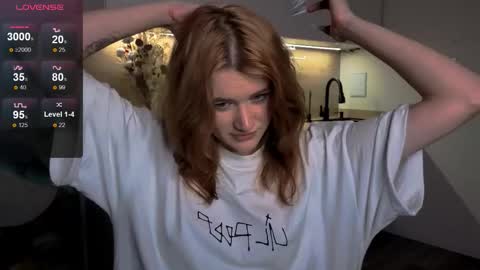 Snapshot of eshleeeygreen chatting on 03/08/26, 10:35 EshleGreen online show from 03/08/26, 10:35