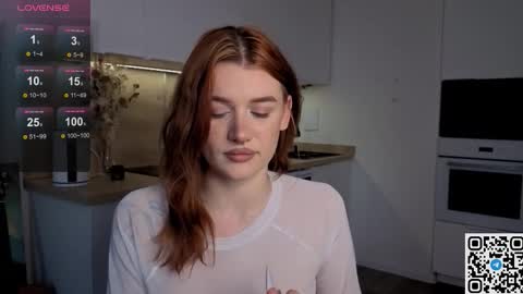 Snapshot of eshleeeygreen chatting on 03/16/26, 06:17 EshleGreen online show from 03/16/26, 06:17