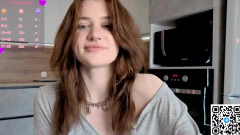 Snapshot of eshleeeygreen chatting on 04/01/26, 09:43 EshleGreen online show from 04/01/26, 09:43