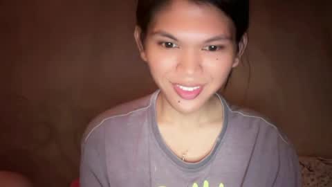 Snapshot of esilchan chatting on 05/11/26, 06:19 Chelliane online show from 05/11/26, 06:19