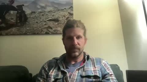 Snapshot of esinking24 chatting on 12/07/24, 01:47 esinking24 online show from 12/07/24, 01:47