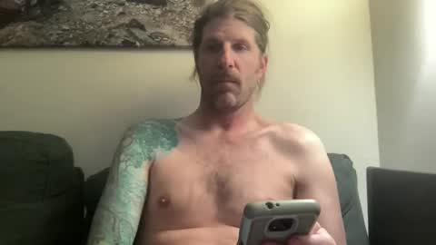 Snapshot of esinking24 chatting on 12/13/24, 02:54 esinking24 online show from 12/13/24, 02:54