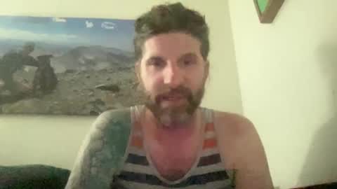 Snapshot of esinking24 chatting on 10/19/25, 02:01 esinking24 online show from 10/19/25, 02:01