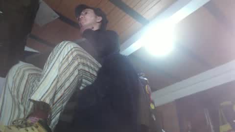 Snapshot of eskelaswd chatting on 12/15/24, 01:35 Eskela911 online show from 12/15/24, 01:35