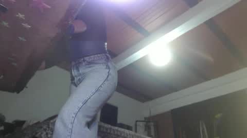 Snapshot of eskelaswd chatting on 01/25/25, 01:54 Eskela911 online show from 01/25/25, 01:54