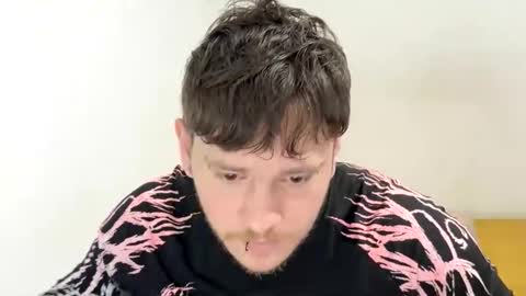 Snapshot of eskol212 chatting on 03/26/26, 04:45 eskol212 online show from 03/26/26, 04:45