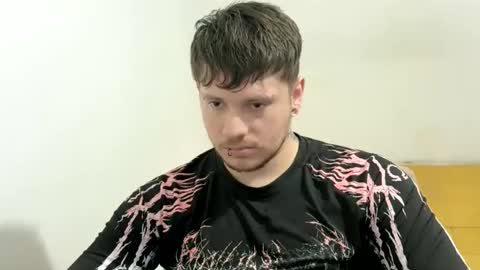 Snapshot of eskol212 chatting on 03/27/26, 05:01 eskol212 online show from 03/27/26, 05:01