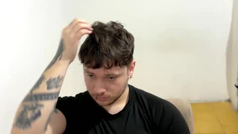 Snapshot of eskol212 chatting on 03/28/26, 04:17 eskol212 online show from 03/28/26, 04:17