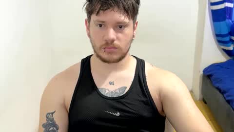 Snapshot of eskol212 chatting on 04/14/26, 04:02 eskol212 online show from 04/14/26, 04:02