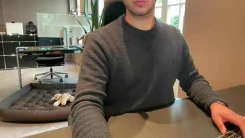 Snapshot of eskp chatting on 10/14/25, 08:26 eskp online show from 10/14/25, 08:26