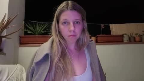 Snapshot of esma347866 chatting on 04/10/26, 08:57 esma347866 online show from 04/10/26, 08:57