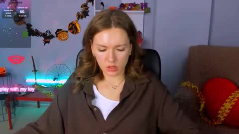 Snapshot of esma_shine chatting on 10/20/25, 07:53 esma_shine online show from 10/20/25, 07:53