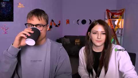 Snapshot of esma_shine chatting on 10/23/25, 07:45 esma_shine online show from 10/23/25, 07:45