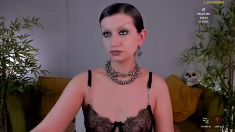 Snapshot of esme_fox chatting on 04/20/26, 01:14 esme_fox online show from 04/20/26, 01:14