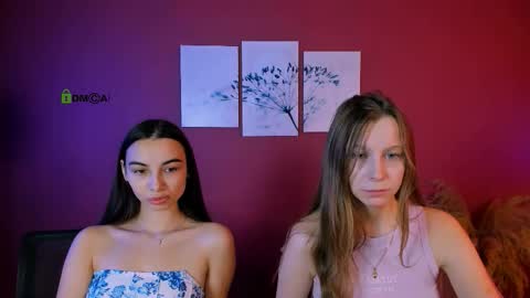 esme_moore_ online show from 10/28/25, 09:35