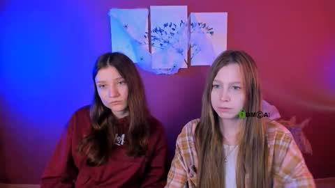 esme_moore_ online show from 10/30/25, 09:55