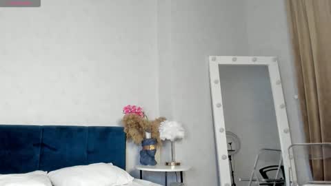 Snapshot of esme_runn chatting on 11/09/25, 03:27 Esme Runn online show from 11/09/25, 03:27