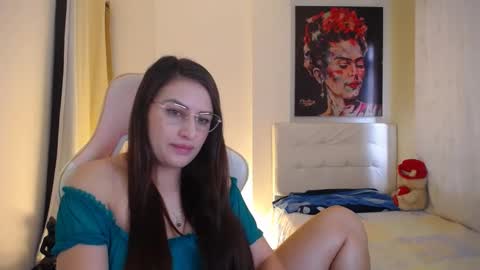 Snapshot of esmeralda098 chatting on 12/10/24, 06:28 Esmeralda online show from 12/10/24, 06:28