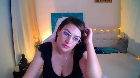 Snapshot of esmeralda098 chatting on 01/26/25, 02:56 Esmeralda online show from 01/26/25, 02:56