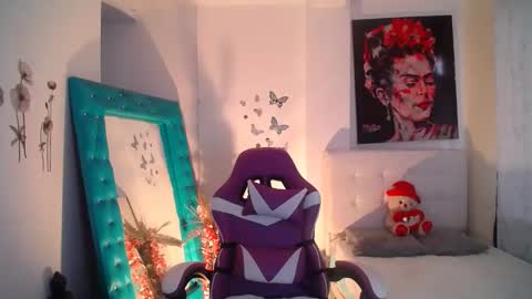 Snapshot of esmeralda098 chatting on 09/22/25, 08:11 Esmeralda online show from 09/22/25, 08:11