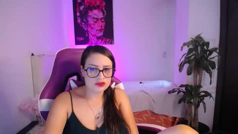 Snapshot of esmeralda098 chatting on 01/31/26, 08:07 Esmeralda online show from 01/31/26, 08:07