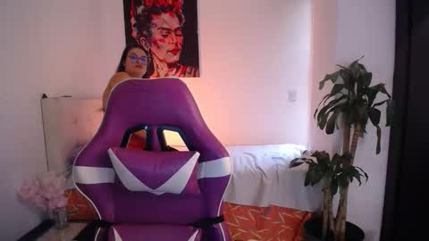 Snapshot of esmeralda098 chatting on 02/03/26, 07:08 Esmeralda online show from 02/03/26, 07:08