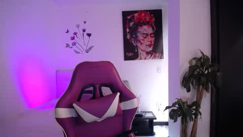 Snapshot of esmeralda098 chatting on 03/15/26, 06:58 Esmeralda online show from 03/15/26, 06:58