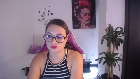 Snapshot of esmeralda098 chatting on 04/04/26, 06:49 Esmeralda online show from 04/04/26, 06:49