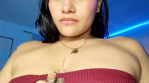 Snapshot of esmeralda19120372 chatting on 04/21/26, 04:08 esmeralda19120372 online show from 04/21/26, 04:08