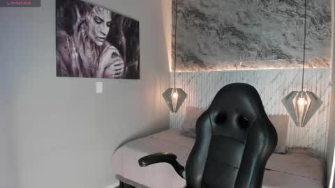 Esmeralda online show from 04/13/26, 07:41