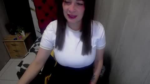 Snapshot of esmeralda_black chatting on 06/23/26, 03:48 esmeralda black online show from 06/23/26, 03:48