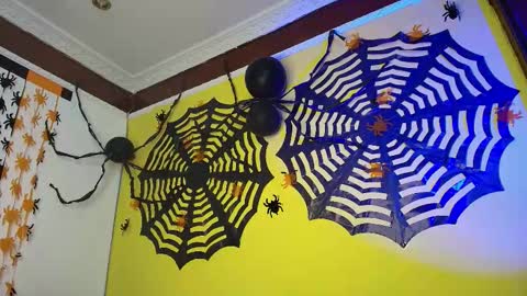 Snapshot of esmeraldagh_ chatting on 10/25/25, 10:01 Esmeralda online show from 10/25/25, 10:01