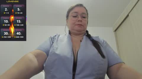 Snapshot of esmeraldo_mfc chatting on 04/06/26, 09:21 Esmeralda online show from 04/06/26, 09:21