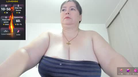 Snapshot of esmeraldo_mfc chatting on 06/24/26, 10:09 Esmeralda online show from 06/24/26, 10:09