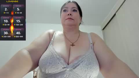 Snapshot of esmeraldo_mfc chatting on 07/18/26, 09:29 Esmeralda online show from 07/18/26, 09:29